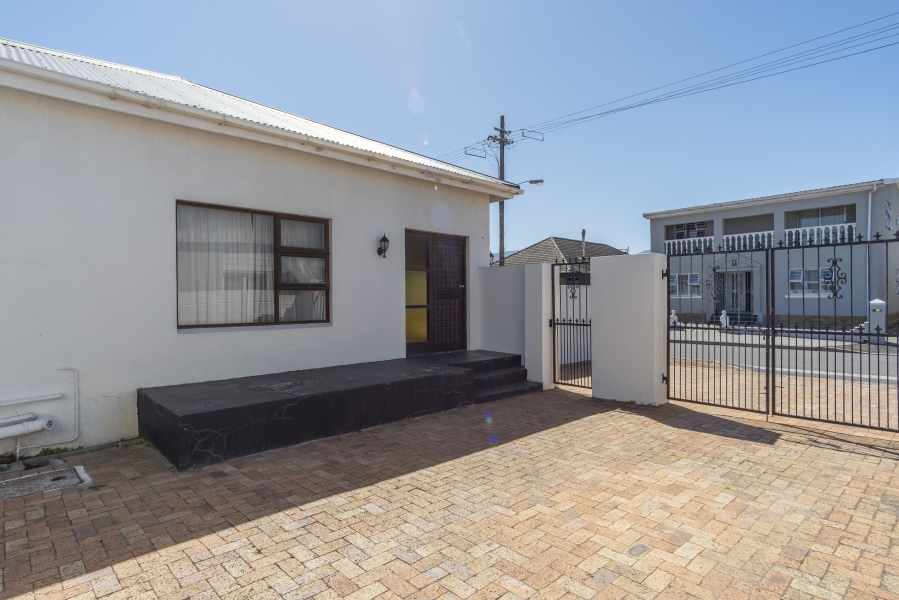 3 Bedroom Property for Sale in Heathfield Western Cape